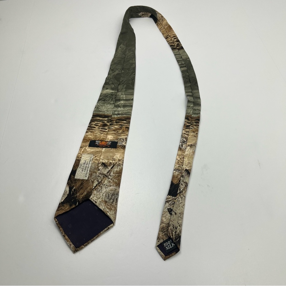 Endangered Species Wolf Design Men's 100% Silk Neck‎ Tie Catch the Wind Vintage - Picture 7 of 7